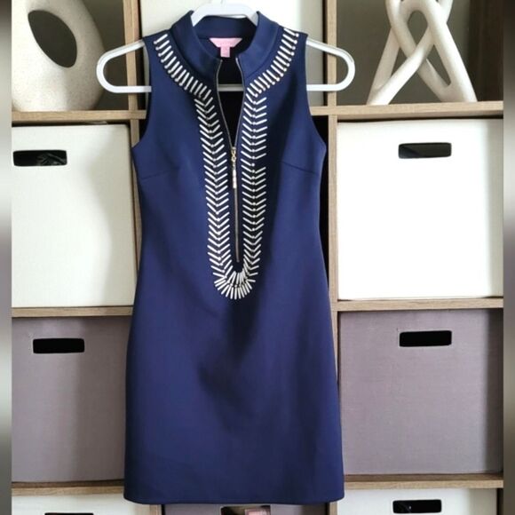 SALE🌷Lilly Pulitzer Embellished Blue and White Sheath Mini Dress size XXS - Picture 2 of 12